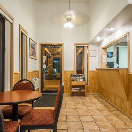 Super 8 By Wyndham Fergus Falls Екстер'єр фото