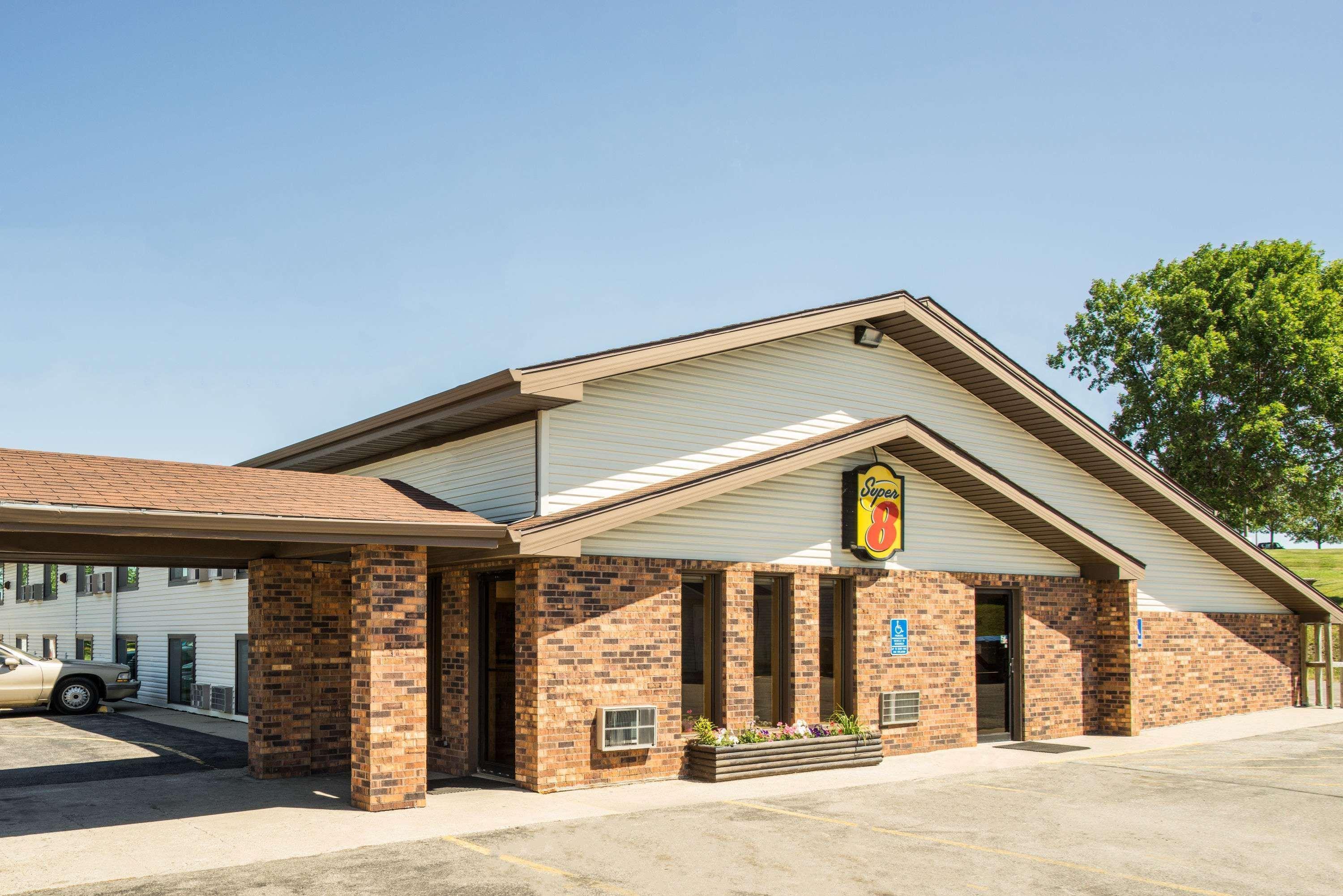 Super 8 By Wyndham Fergus Falls Екстер'єр фото