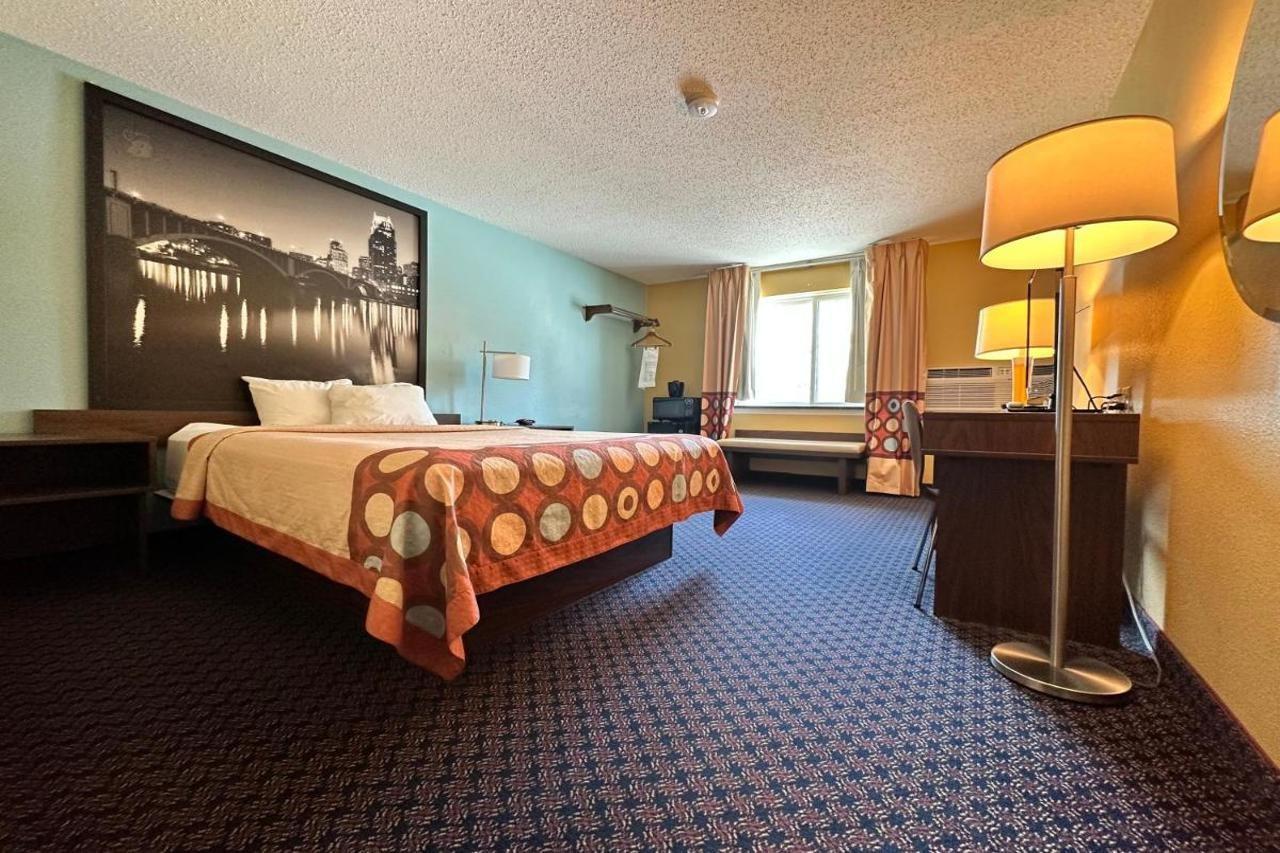 Super 8 By Wyndham Fergus Falls Екстер'єр фото